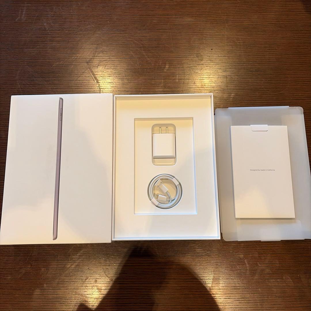 Apple iPad (第9世代) Wi-Fi 64GB 本体　スペースグレイ