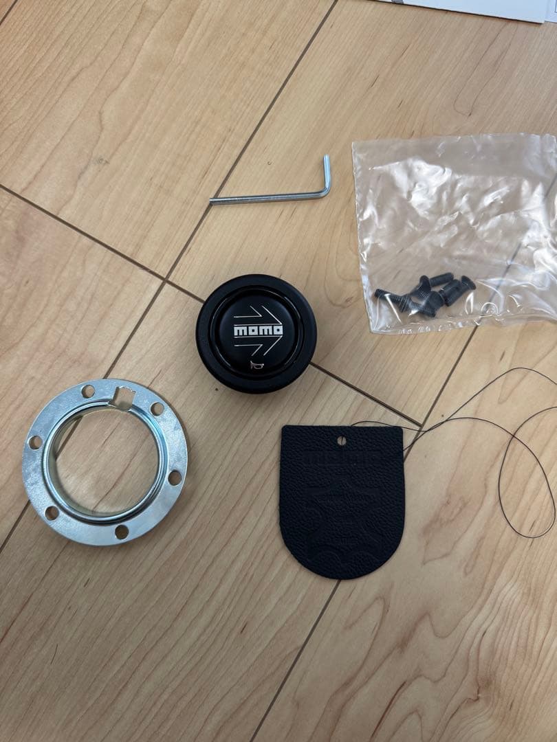 MOMO MOD.07 ブラックレザー（型番 M-41 日本正規輸入品）