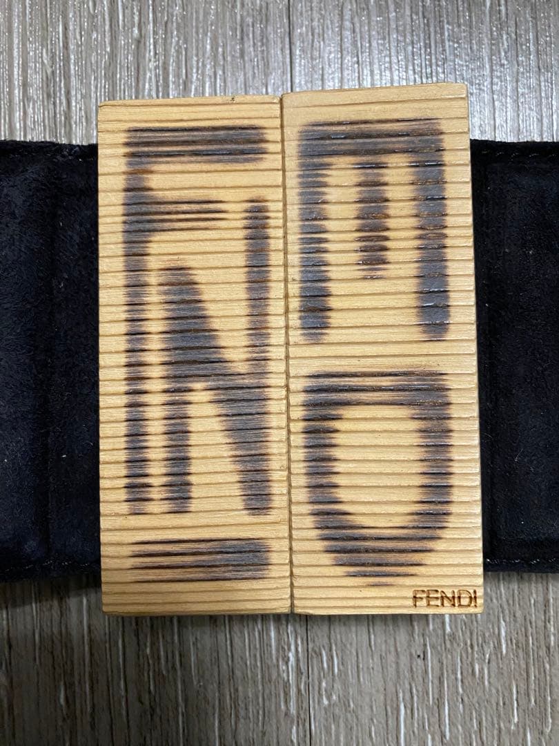FENDI 幅広ベルト　スウェード　ウッド　木製　ロゴ　レディース