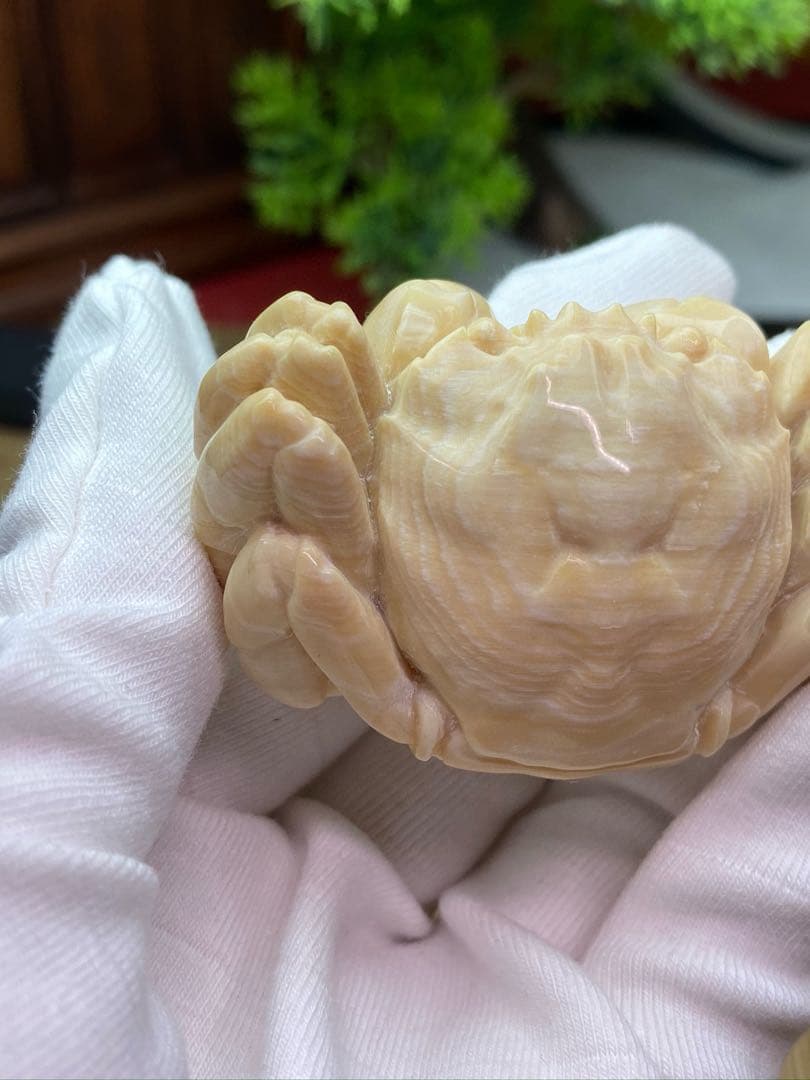 天然マンモス牙美しい手作り彫刻　カニ手遊び　握り物　置物