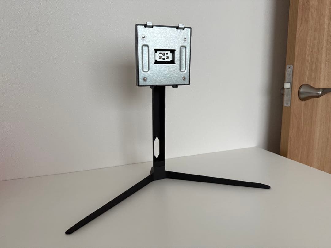 JAPANNEXT 31.5インチ 4K IPS モニタ　アーム付