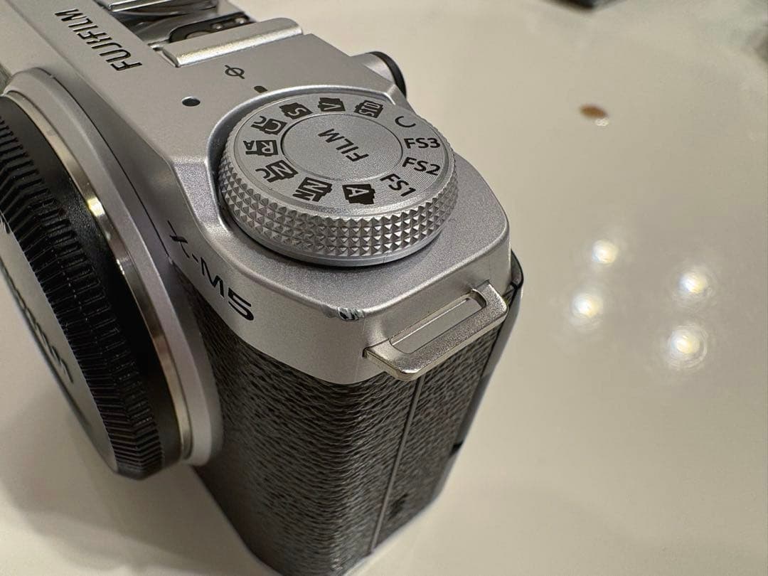 FUJIFILM XM5 シルバー【シャッター回数1092回】付属品多数