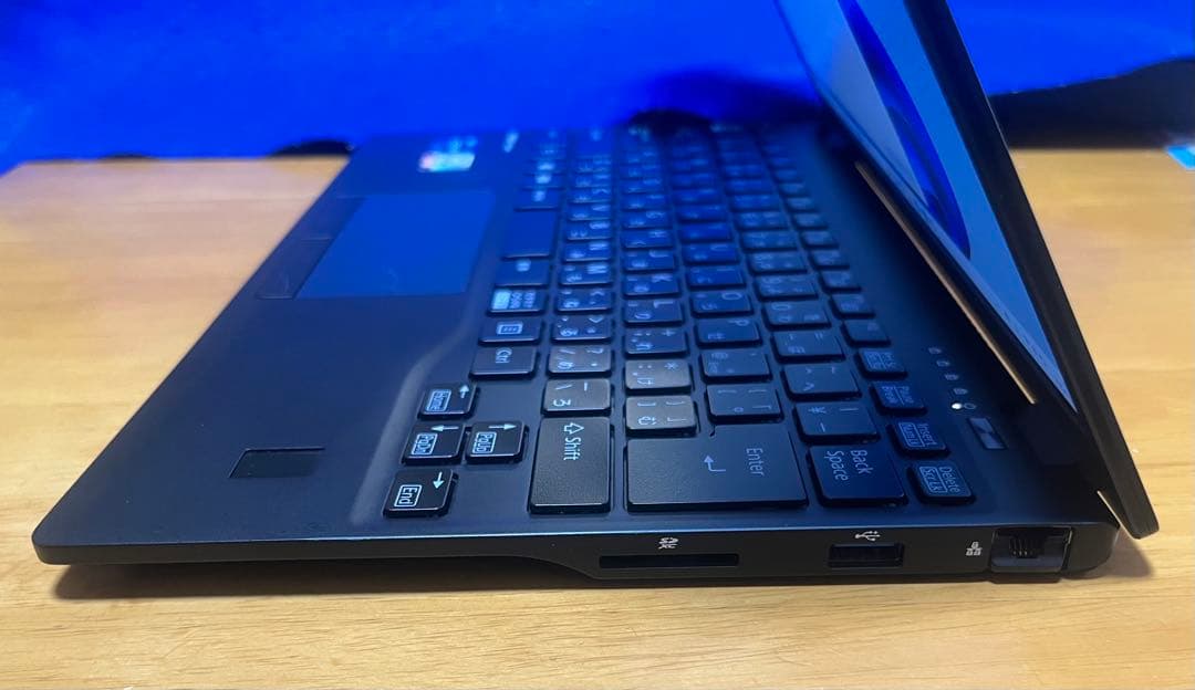 富士通 LIFEBOOKU9311/H 2022年製 office 2021付き