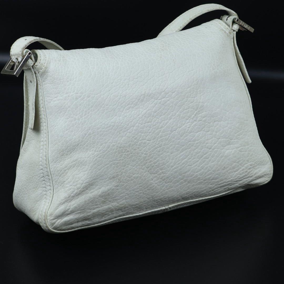 Fendi マンマバケット　ホワイトレザー ショルダーバッグ フラップ式