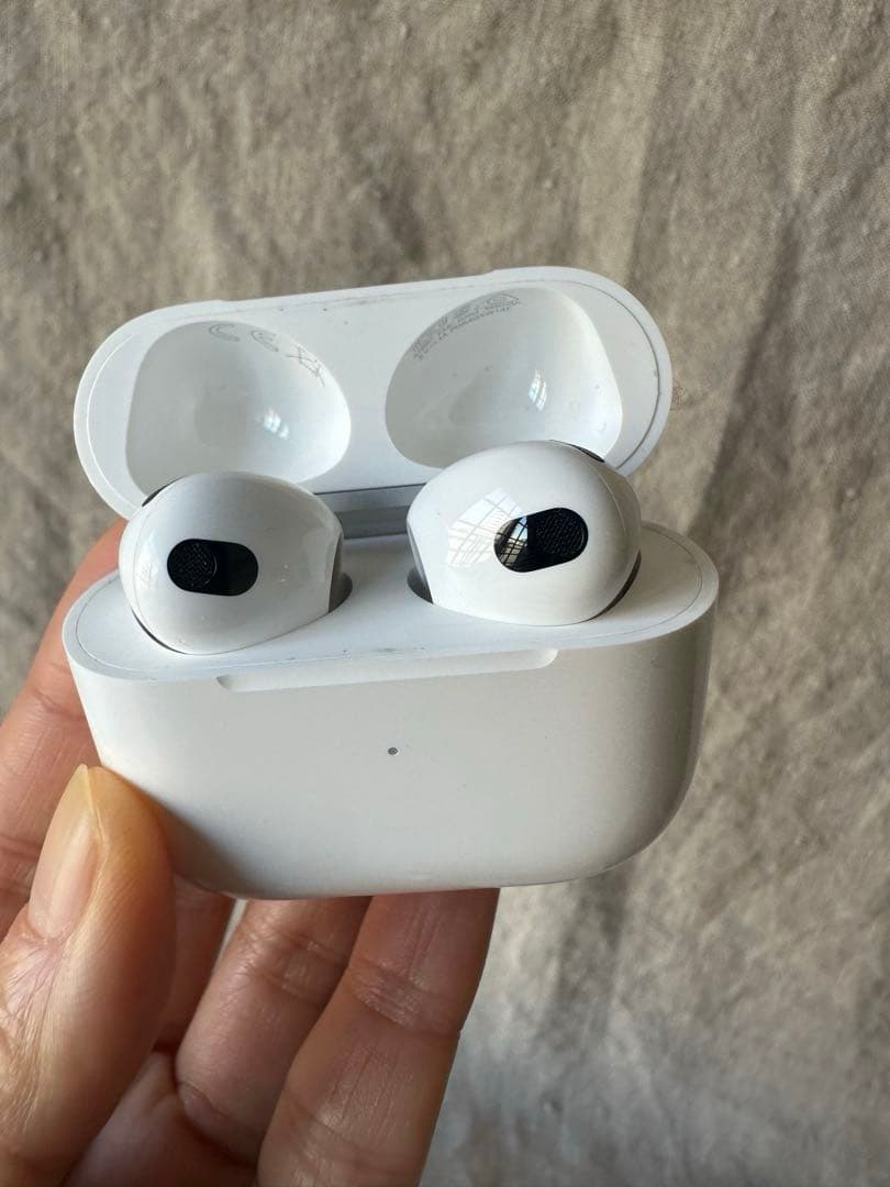 Apple AirPods第3世代 本体/未使用付属充電ケーブル/本革ケース付き