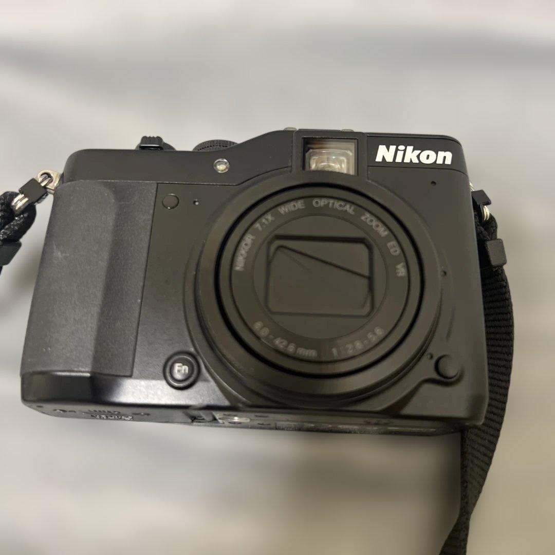Nikon COOLPIX P7000 本体 バッテリーチャージャー付き