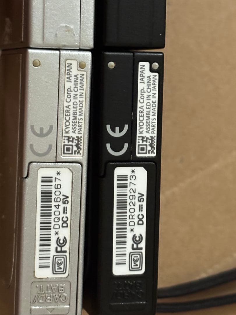 京セラ デジタルカメラ SL300R とSL400R中古品 動作未確認