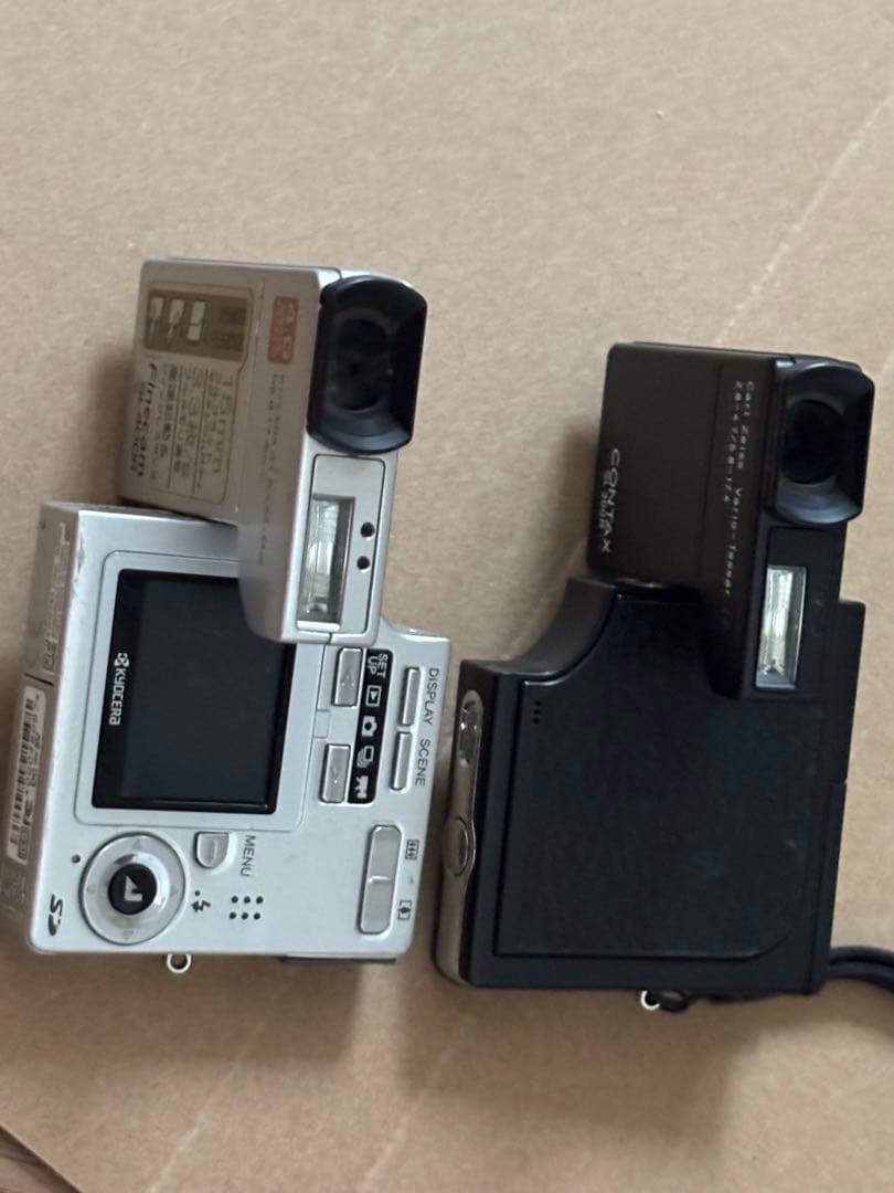 京セラ デジタルカメラ SL300R とSL400R中古品 動作未確認