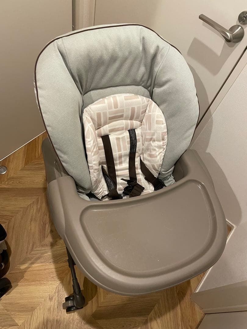 コンビ　電動　ハイローチェア