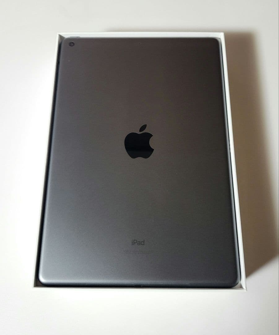 maaaさん専用です。美品 iPad 第8世代 32GB スペースグレイ