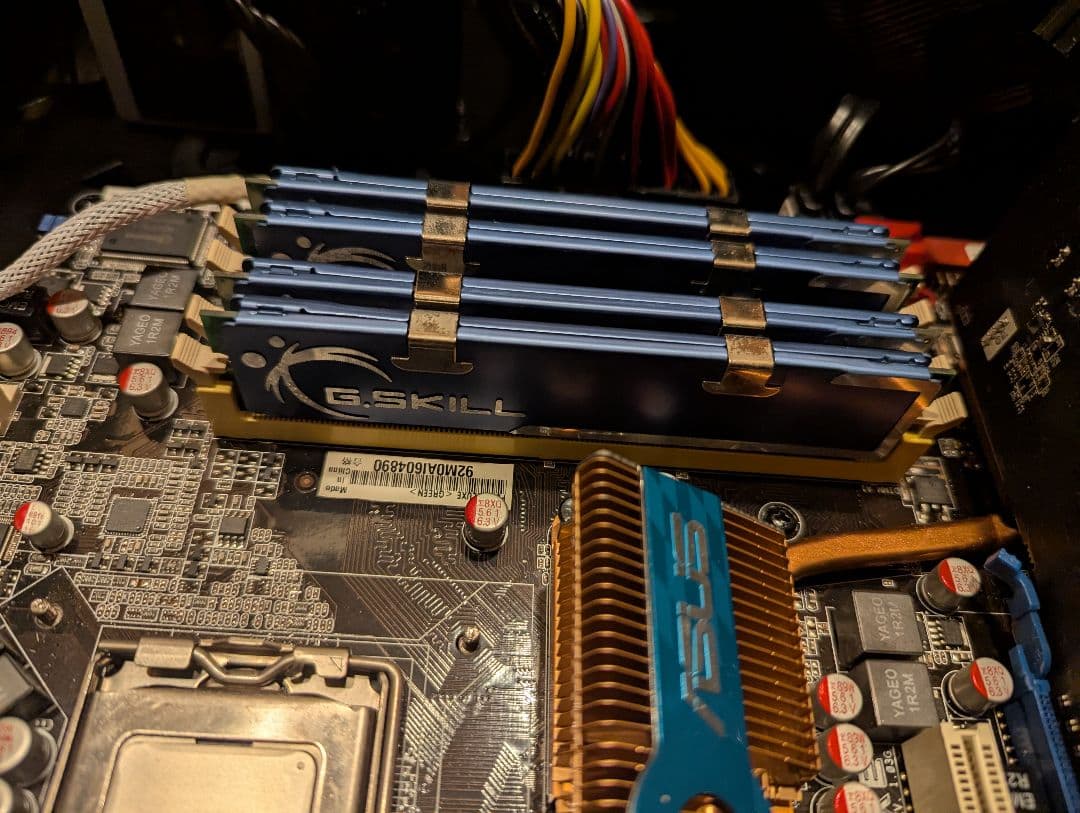 Intel Core 2 Extreme QX9770 デスクトップ