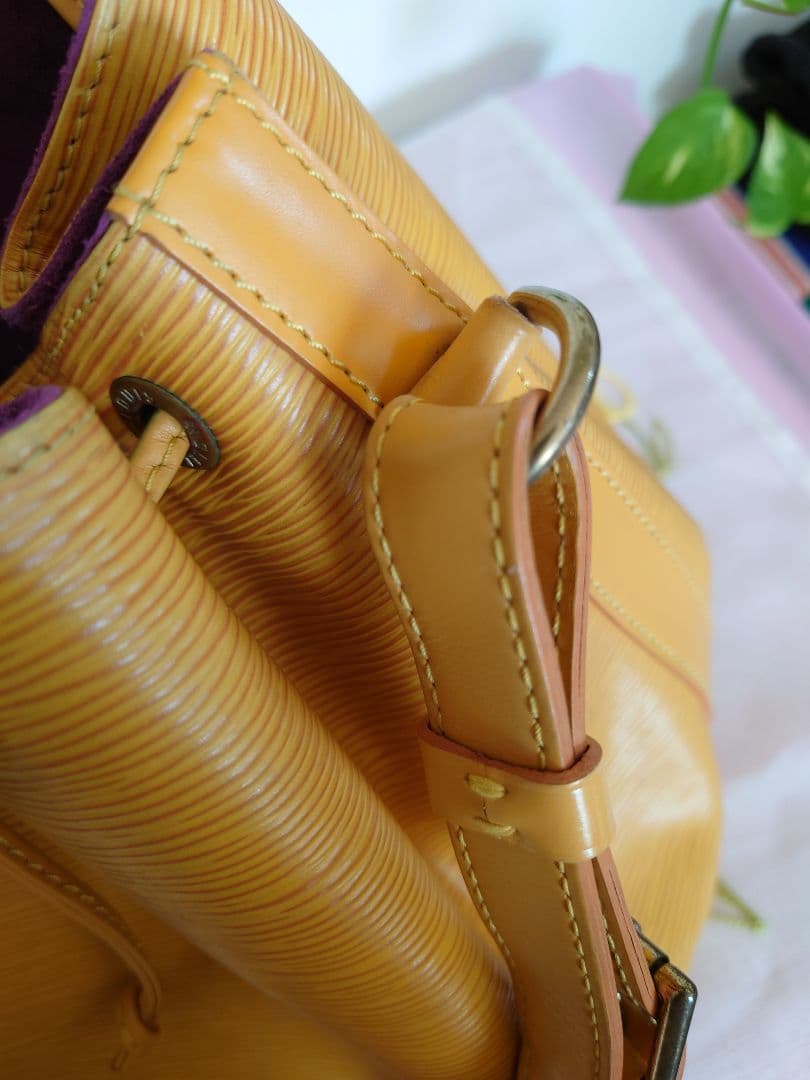 ルイヴィトンLouis Vuitton プチノエ　イエロー