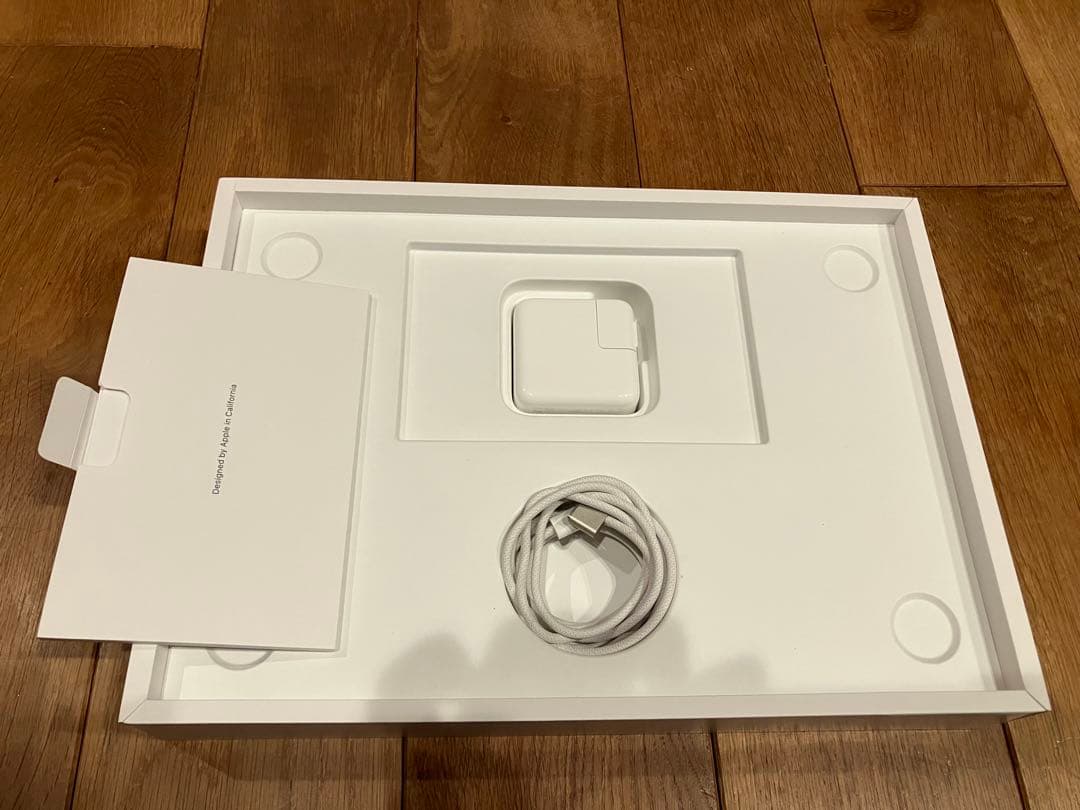 まめおに　MacBook 2022 air M2 スターライト