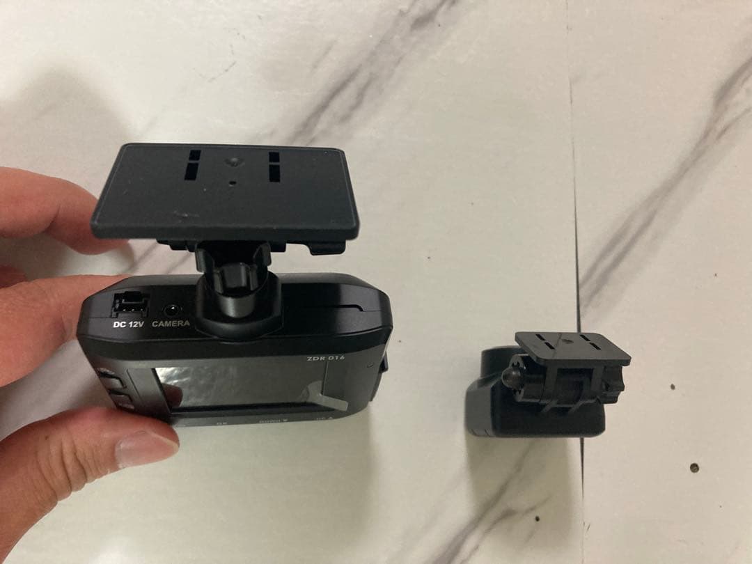 送料無料　コムテック　ドライブレコーダー ZDR016 前後２カメラ