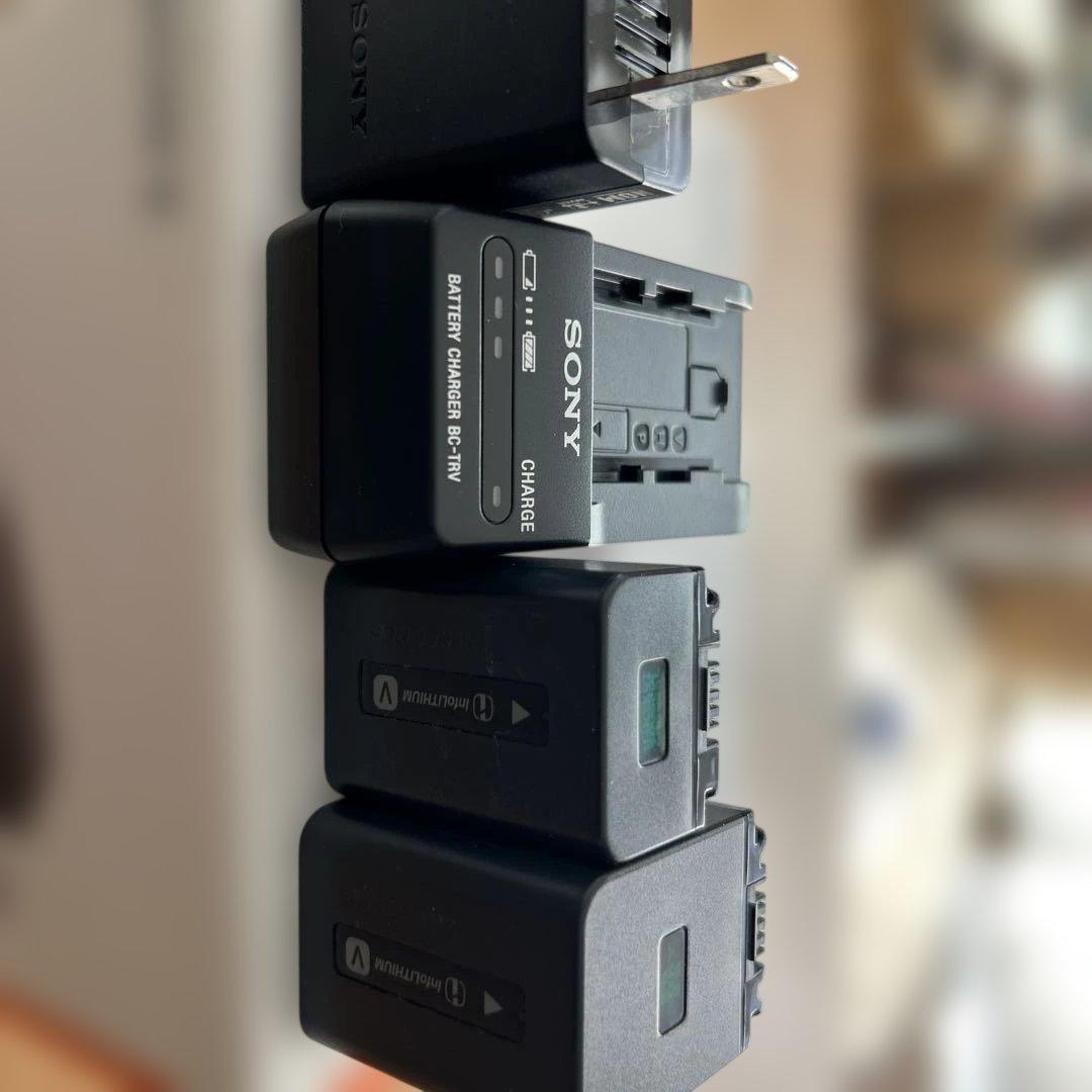 美品ソニー HDR-CX680 ハンディカムと別売り部品他ケースあり