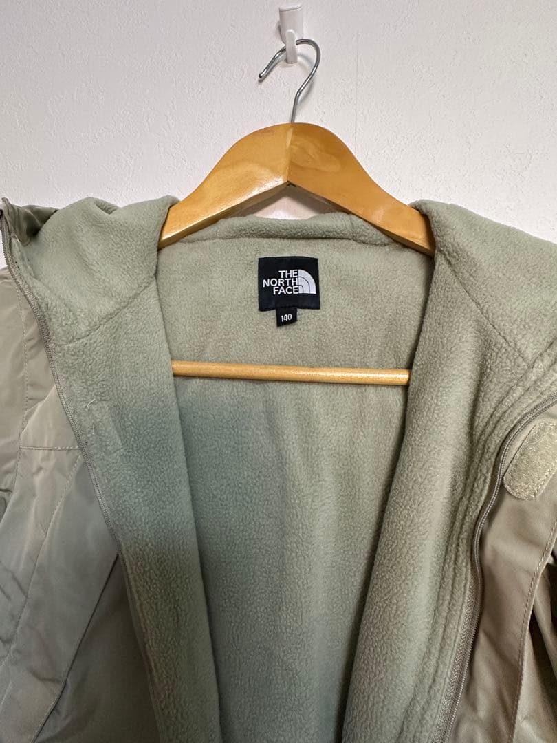 新品THE NORTH FACE ベージュジャケット 130