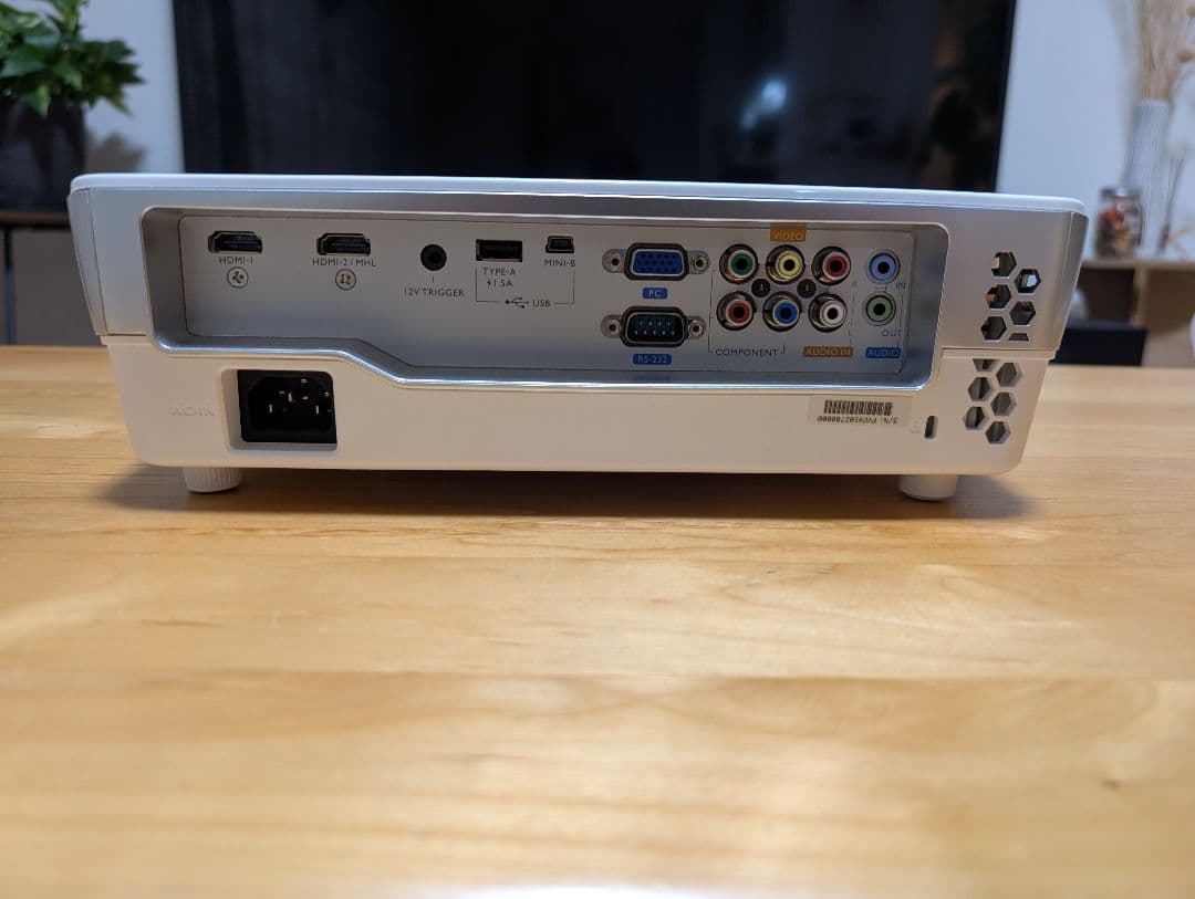 BENQ W1080ST+ プロジェクター 本体