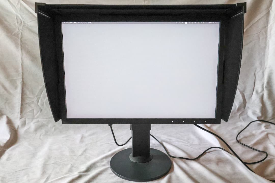EIZO ColorEdge CS2420-Z　遮光フードとセンサーのセット