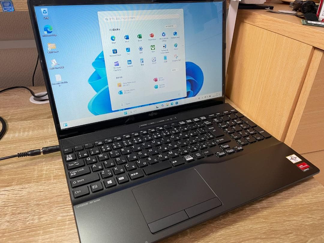 新品同様 富士通 AMD AH42 Windows11正規対応PC