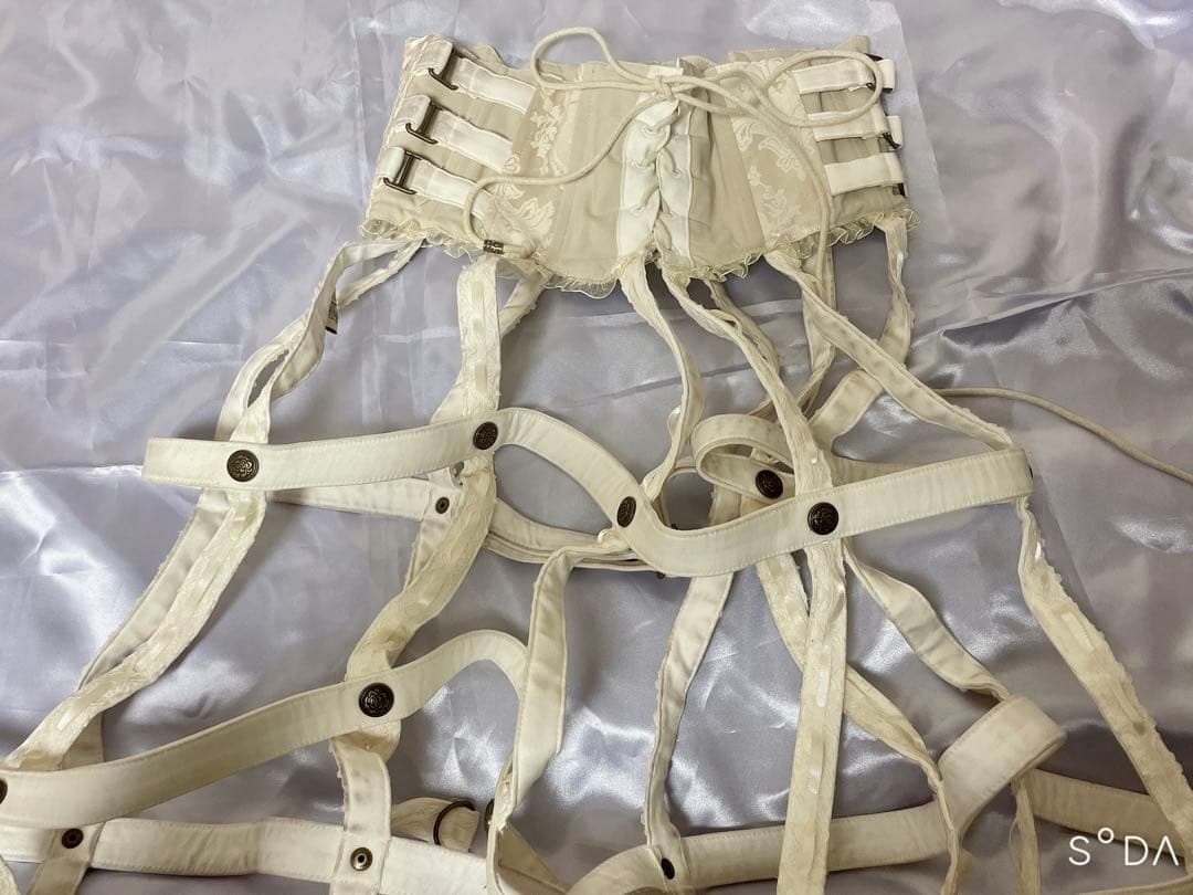 ま*い様 Ozz oneste クリノリン コルセット