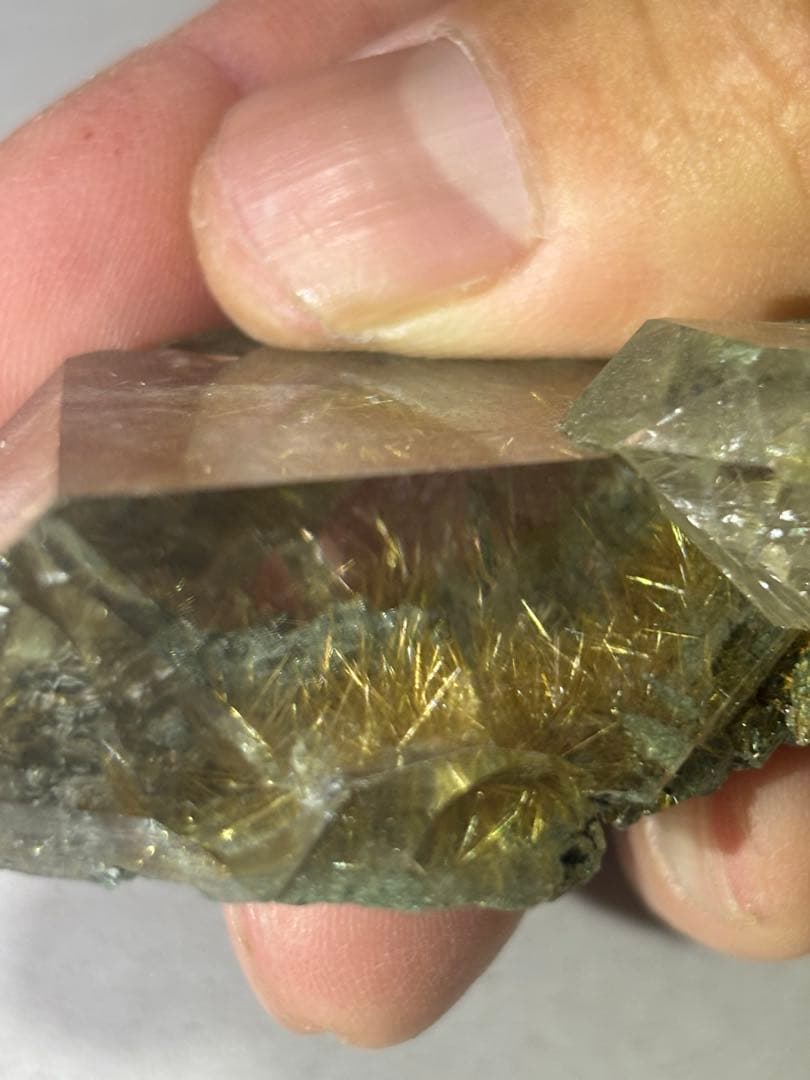 希少　マニハール水晶 ルチル共生 レコードキーパー多数　虹