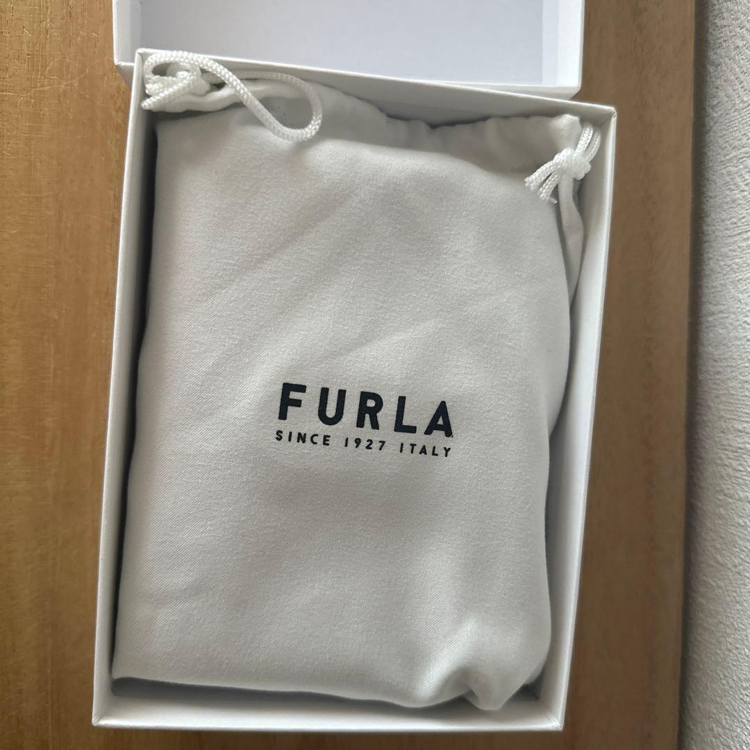 か*め様 FURLA 二つ折り財布　バイカラー