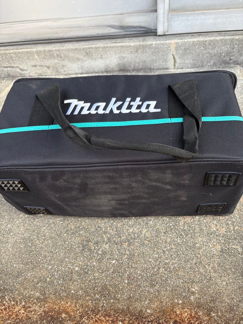 マキタ 充電式クリーナー CL184D（本体・付属品・バッグセット）