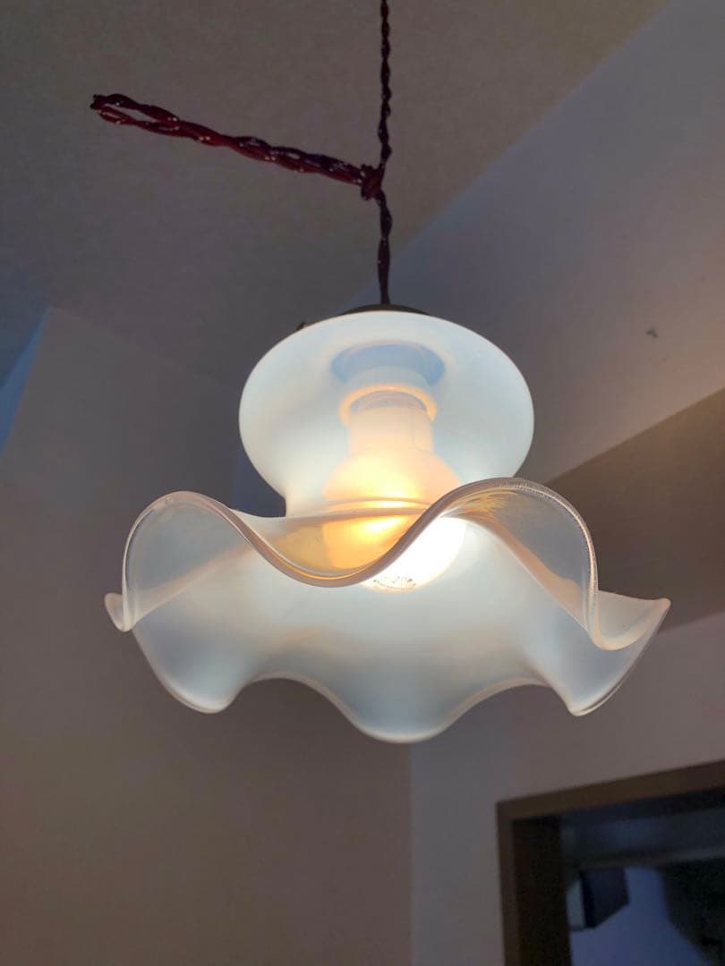 ティエフ 美しい　オパールセント　ガラスシェード 直径19cm