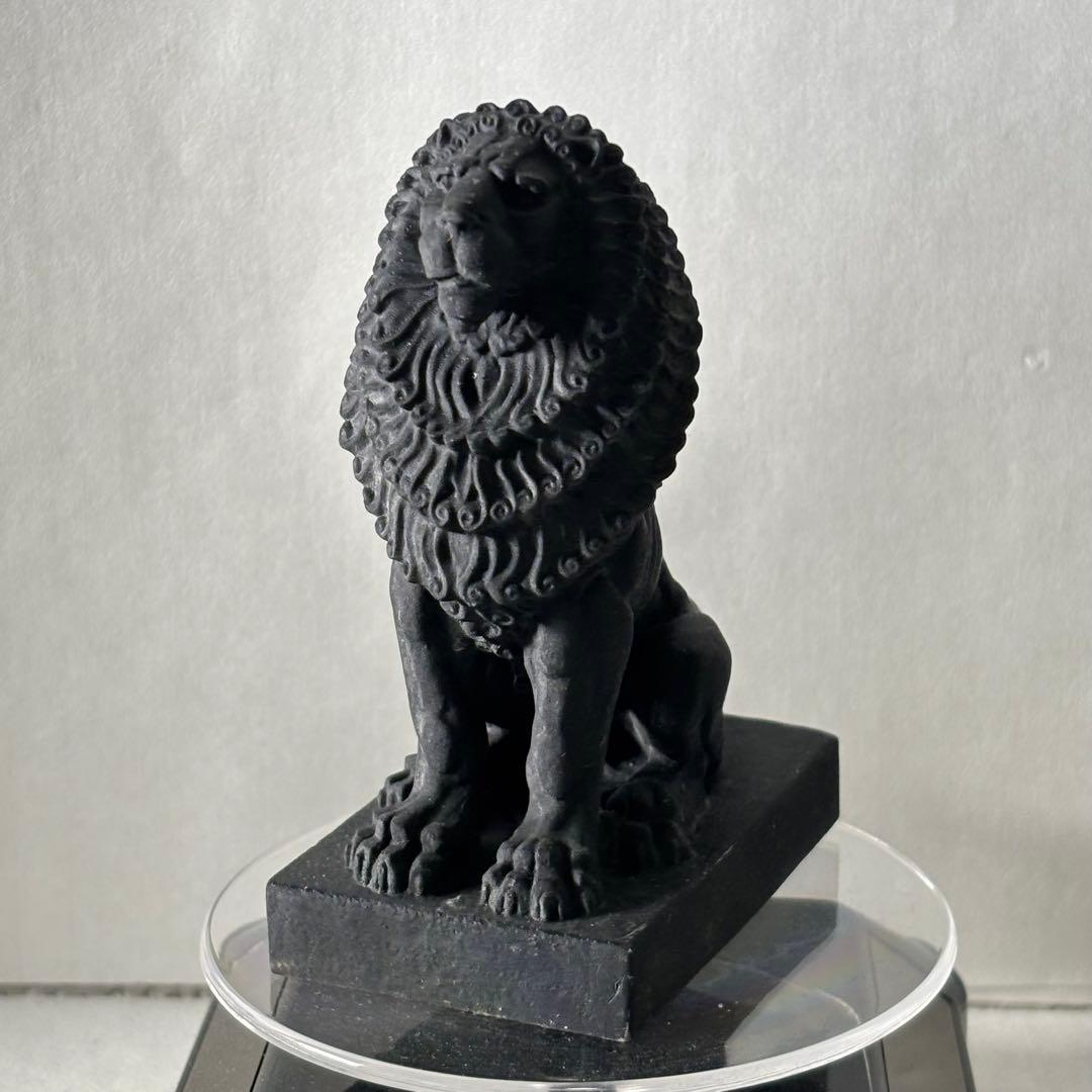 Usagi♡　レーヴェ/ライオンの像