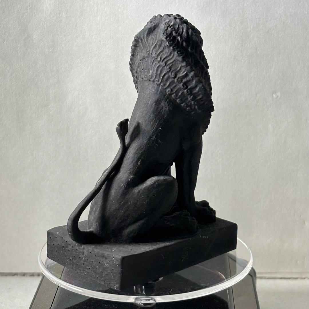 Usagi♡　レーヴェ/ライオンの像