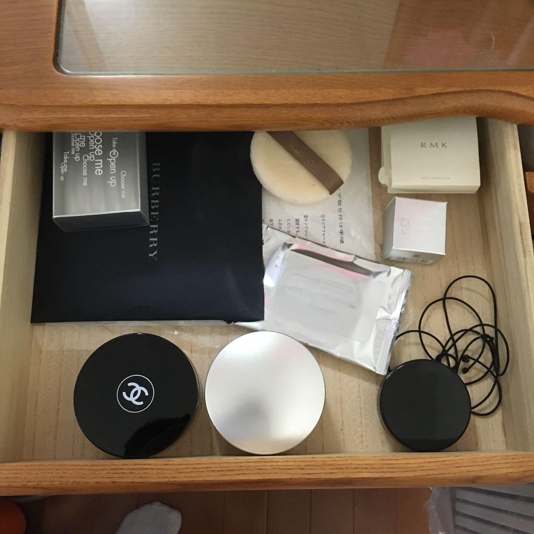 鏡台　ドレッサー　ライト、コンセント、引き出し付き