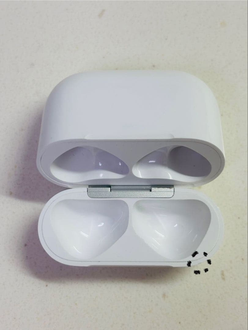 AirPods4 ノイキャン非搭載 箱付き 使用感あり