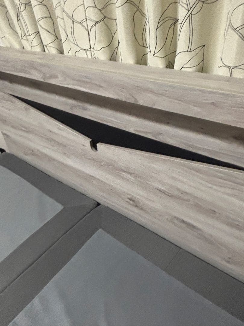 クイーン ベッドフレーム　マットレス