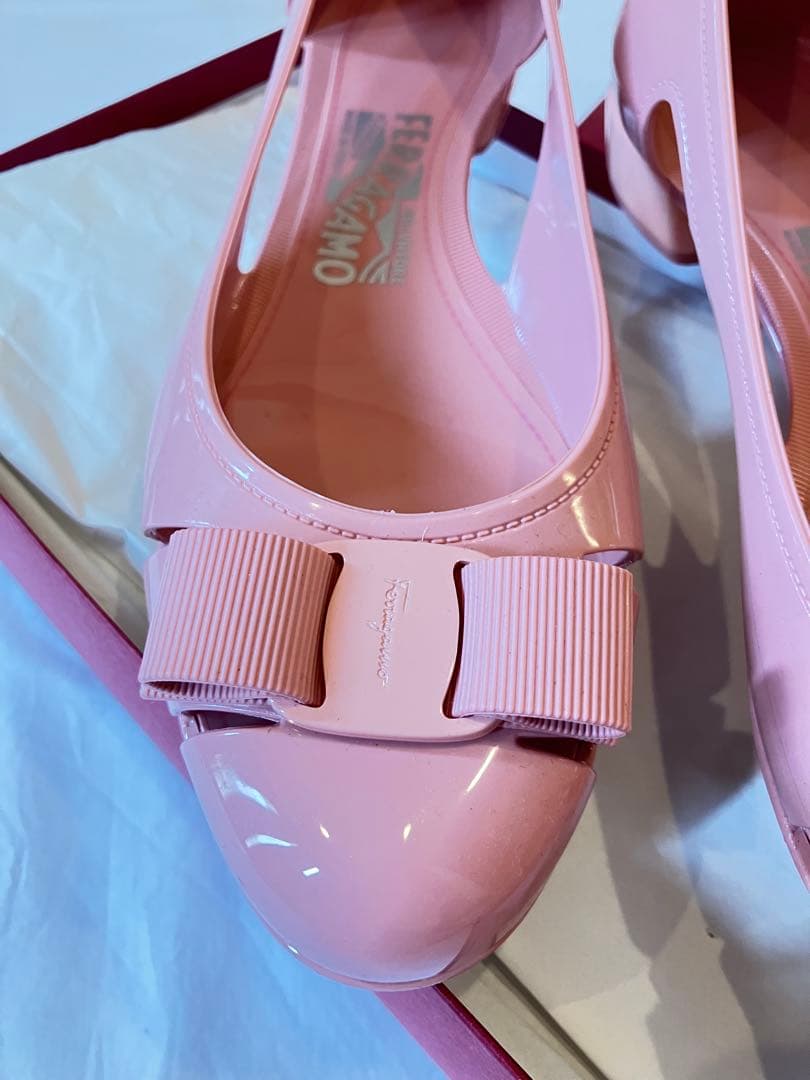 サルヴァトーレフェラガモ ♡レインシューズ♡ピンク♡38ヴァラ