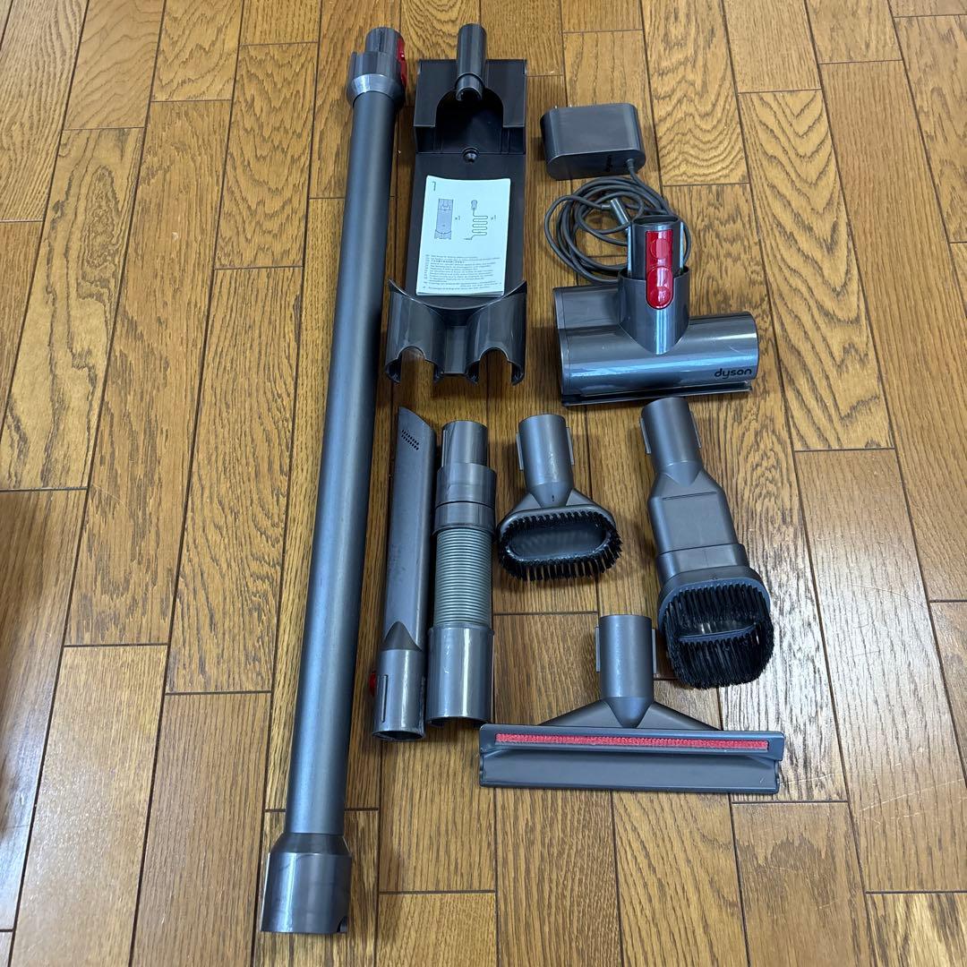 Dyson V8 スティッククリーナー 本体 各種アタッチメント付き