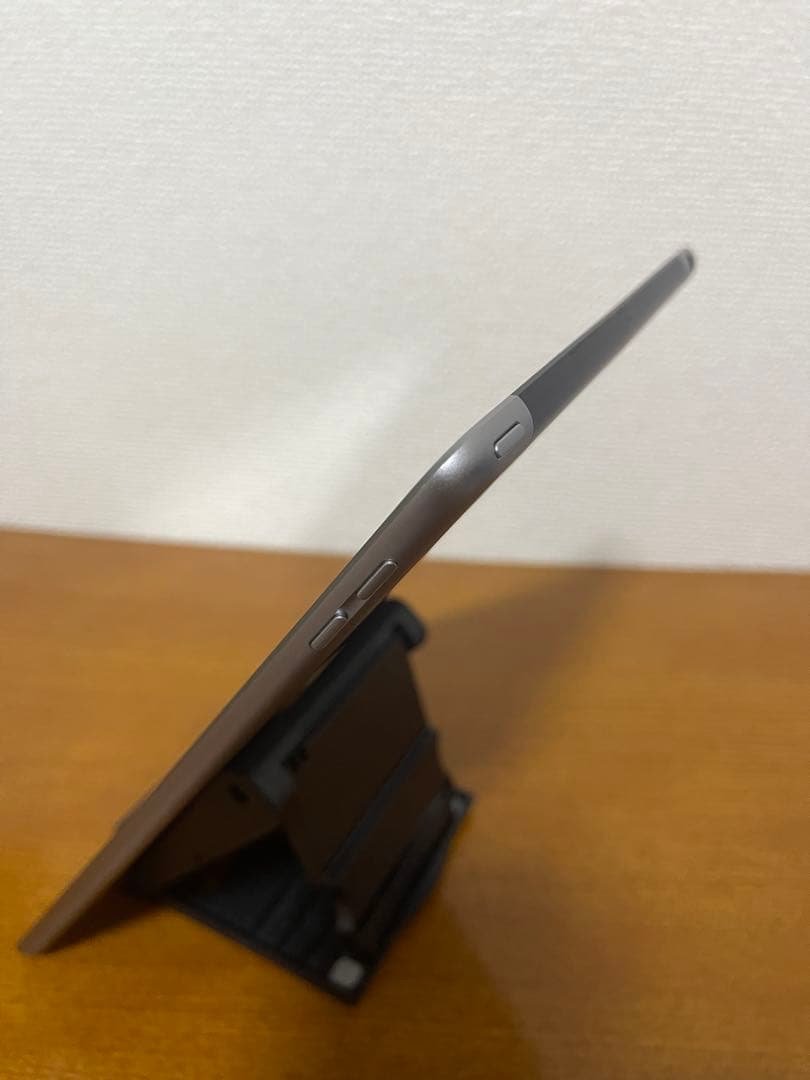 iPad 9.7 インチ (第5世代) 128GB WiFi + セルラー