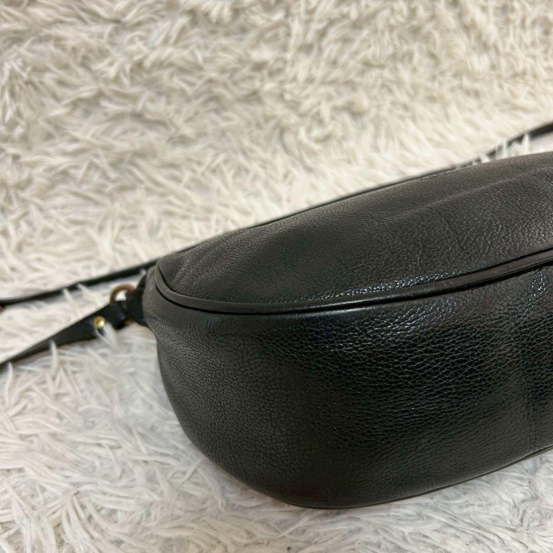 イルビゾンテ ショルダーバッグ ハーフムーン 三日月 レザー ブラック