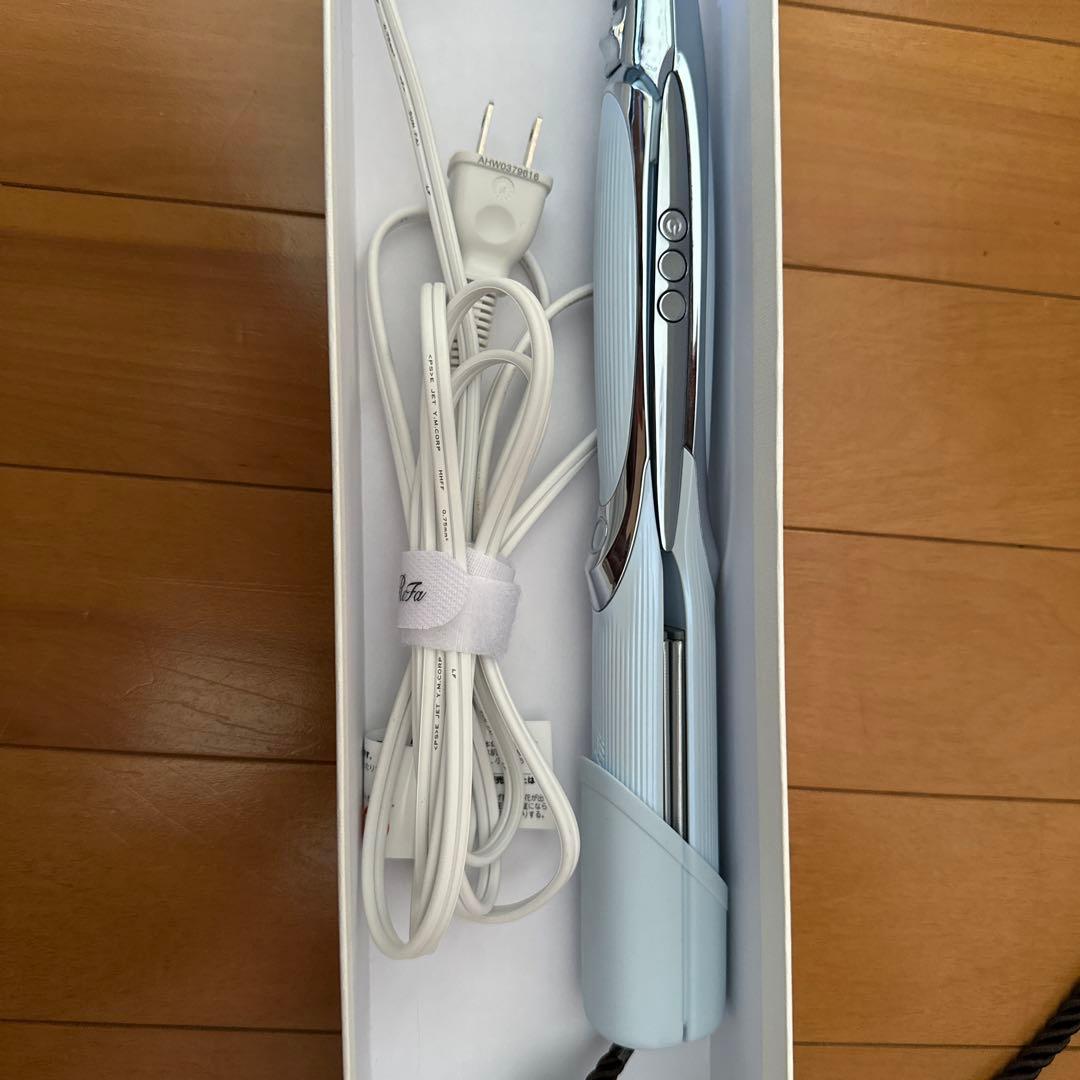 リファ　ストレートアイロン（水色）