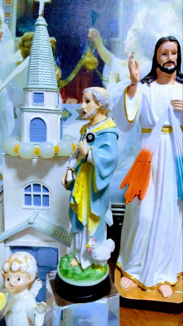 入手困難.ペテロの置物．高さ15センチ位．十字架付きます