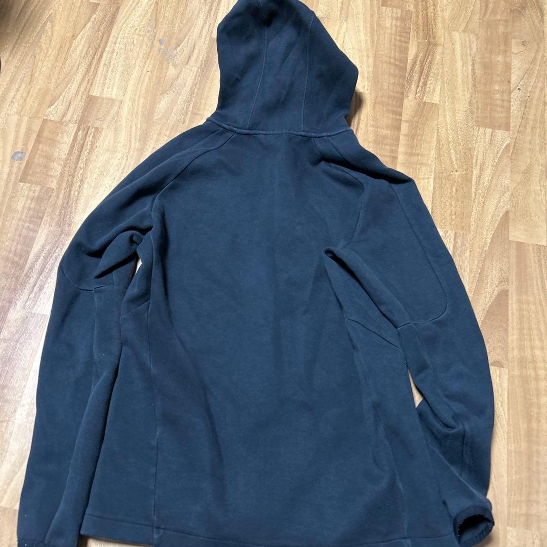 横浜FC 2023年移動着フードジャケット