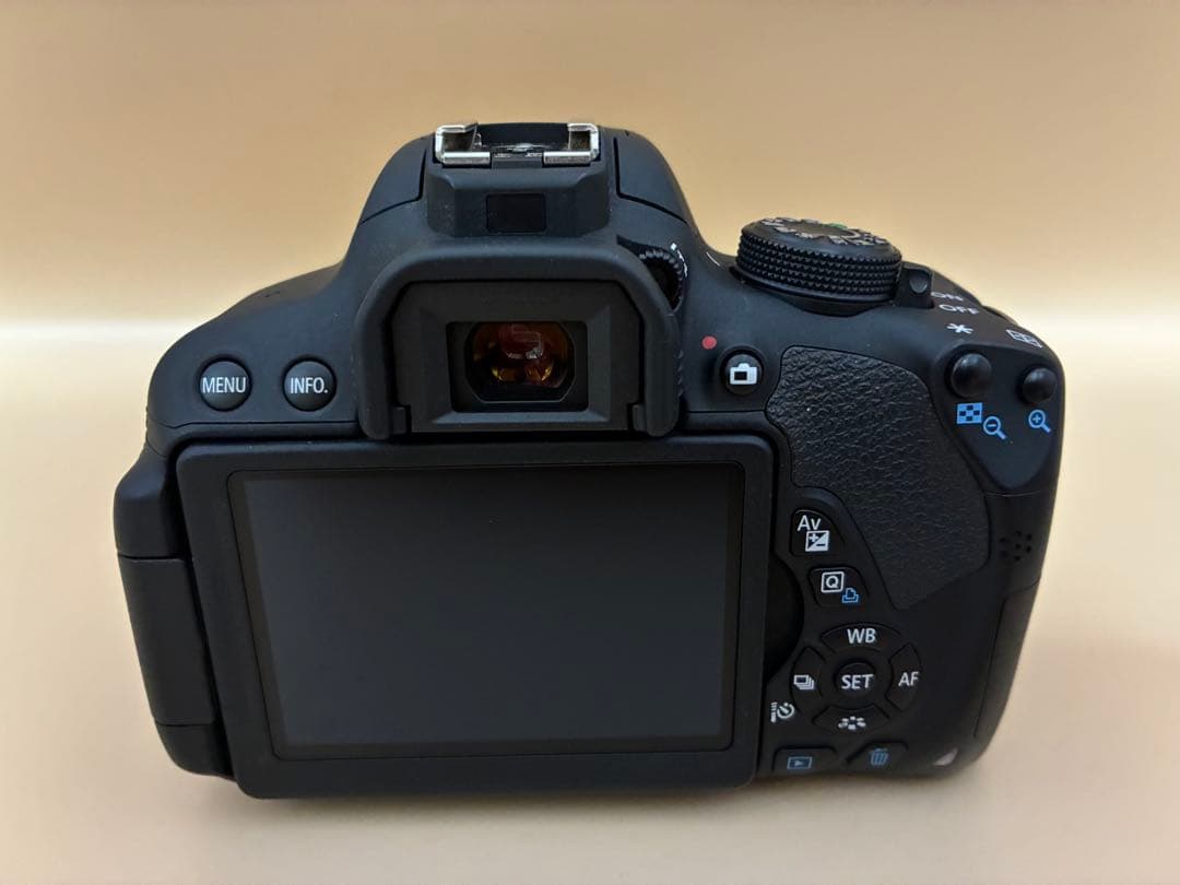 ⭐︎美品⭐︎ Canon EOS kiss X7i STMレンズ デジ一眼