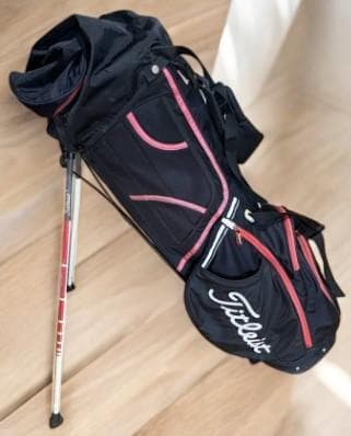 送料無料/超美品　Titleist 高級スタンド式/キャディバッグ 黒・赤