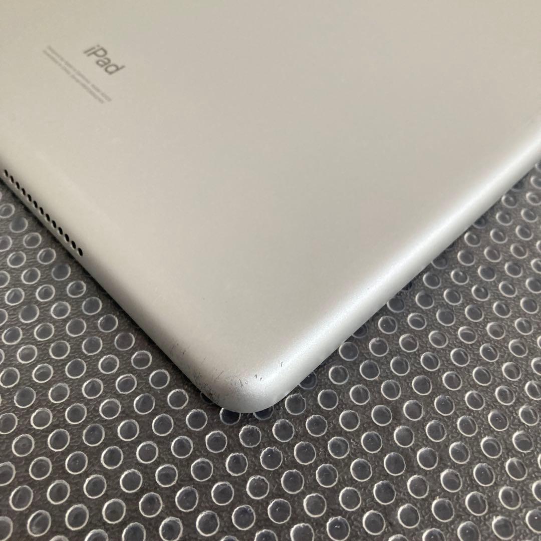 3595【早い者勝ち】iPad8 第8世代 32GB SIMフリー☆
