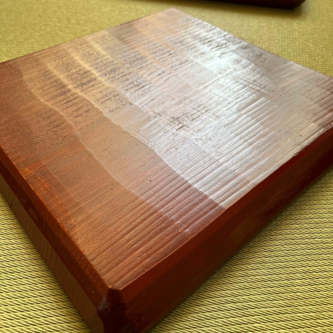 木製赤色彫刻模様の盆 4枚セット