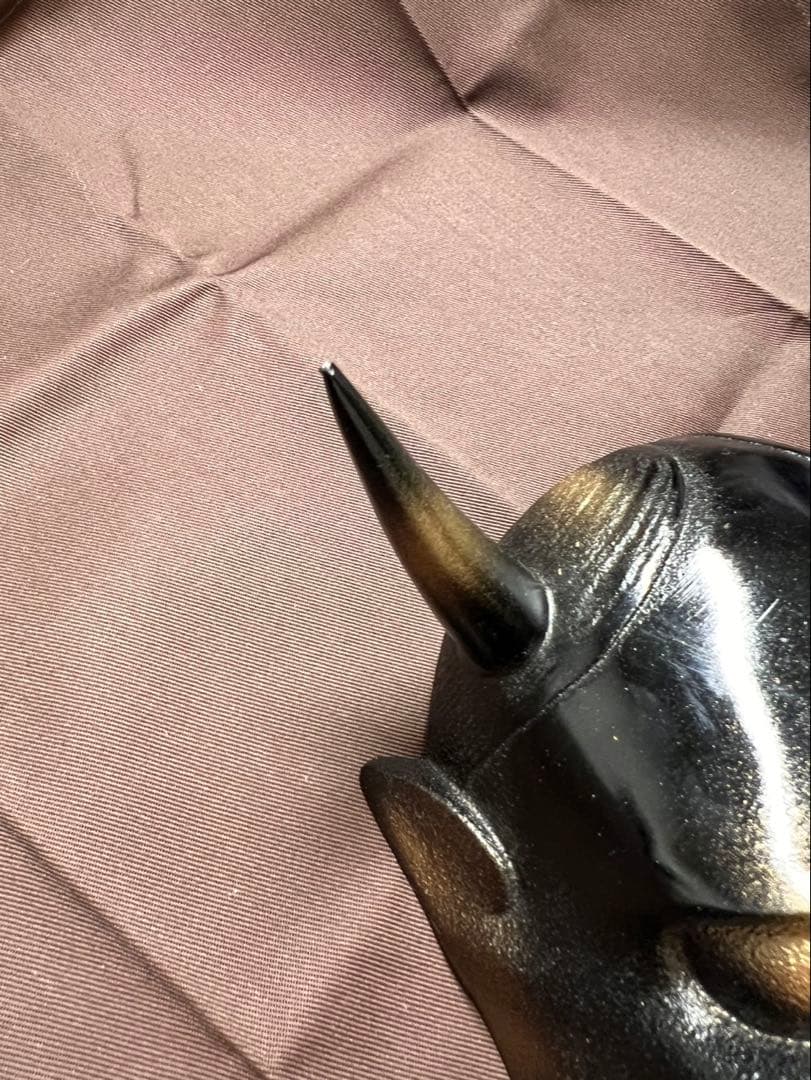 鬼の面 黒と金 角付き