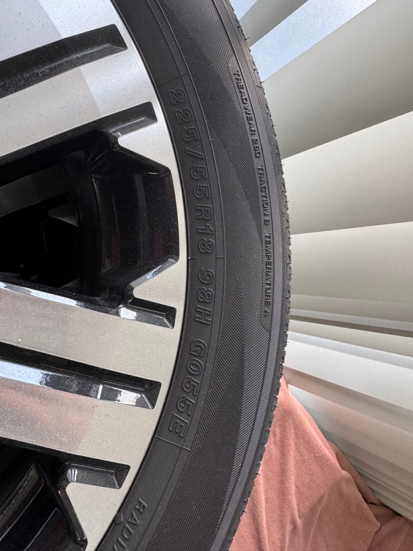 デリカD5純正ホイール タイヤ新車取り外し225/55R18タイヤ・ホイール4本