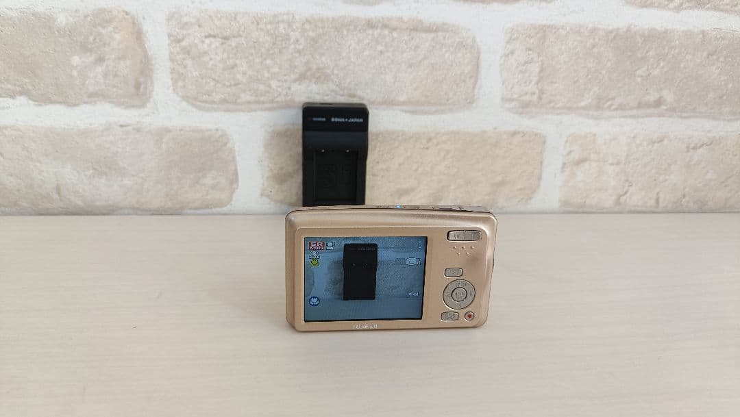 【美品】FUJIFILM 富士フイルム　FinePix JX700　デジカメ