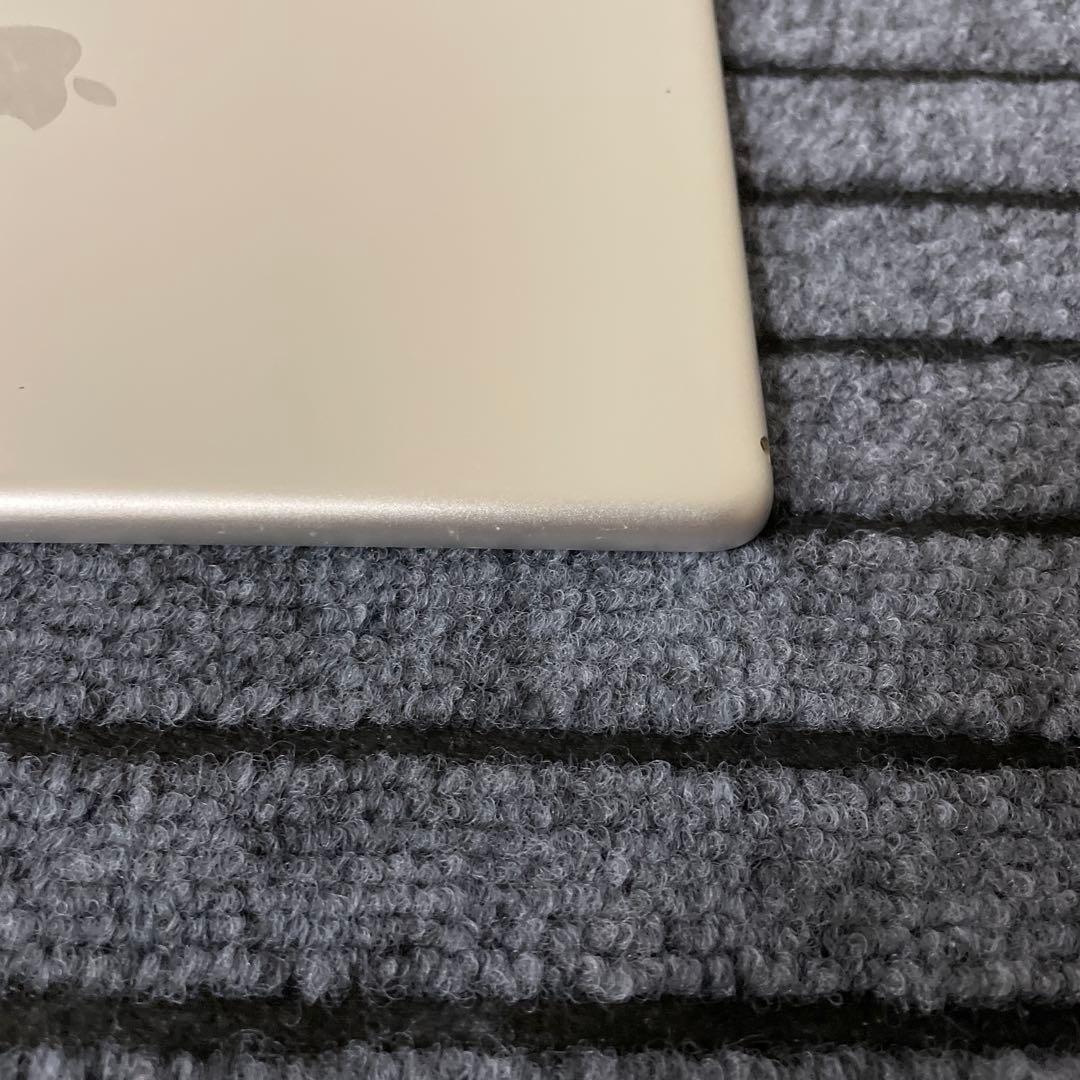 89 iPad 7世代 32GB Wi-Fi シルバー