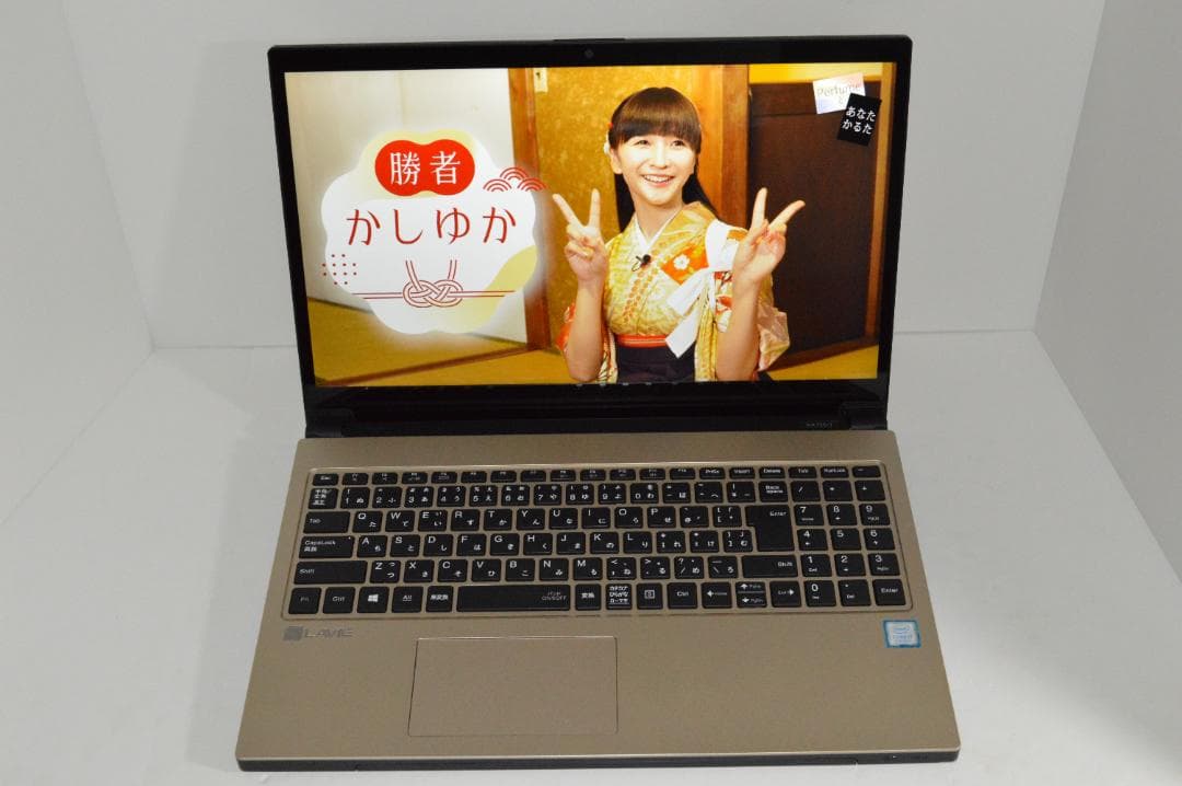 ゴールドLAVIE第8世代Corei7/32G/SSD1TBバッテリー良好
