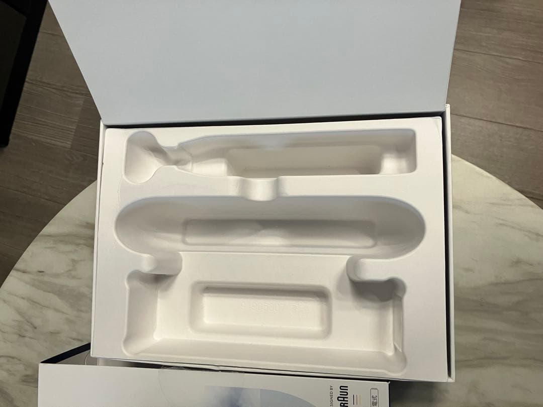 電動歯ブラシ Oral-B iO Series 6 ホワイト 本体